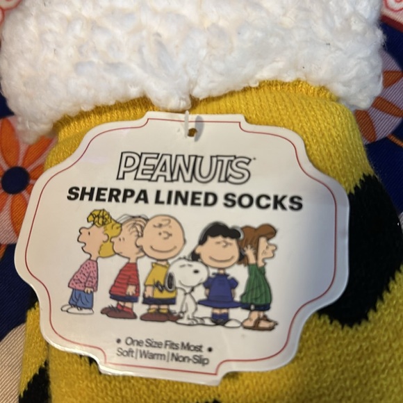 Peanuts Charlie Brown NonSlip Sherpa Lined Socks Warm & Cozy & Cute. - Picture 5 of 8
